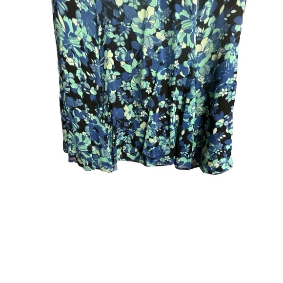 JM Collection Black and Blue Flare Floral Skirt - Picture 6 of 8